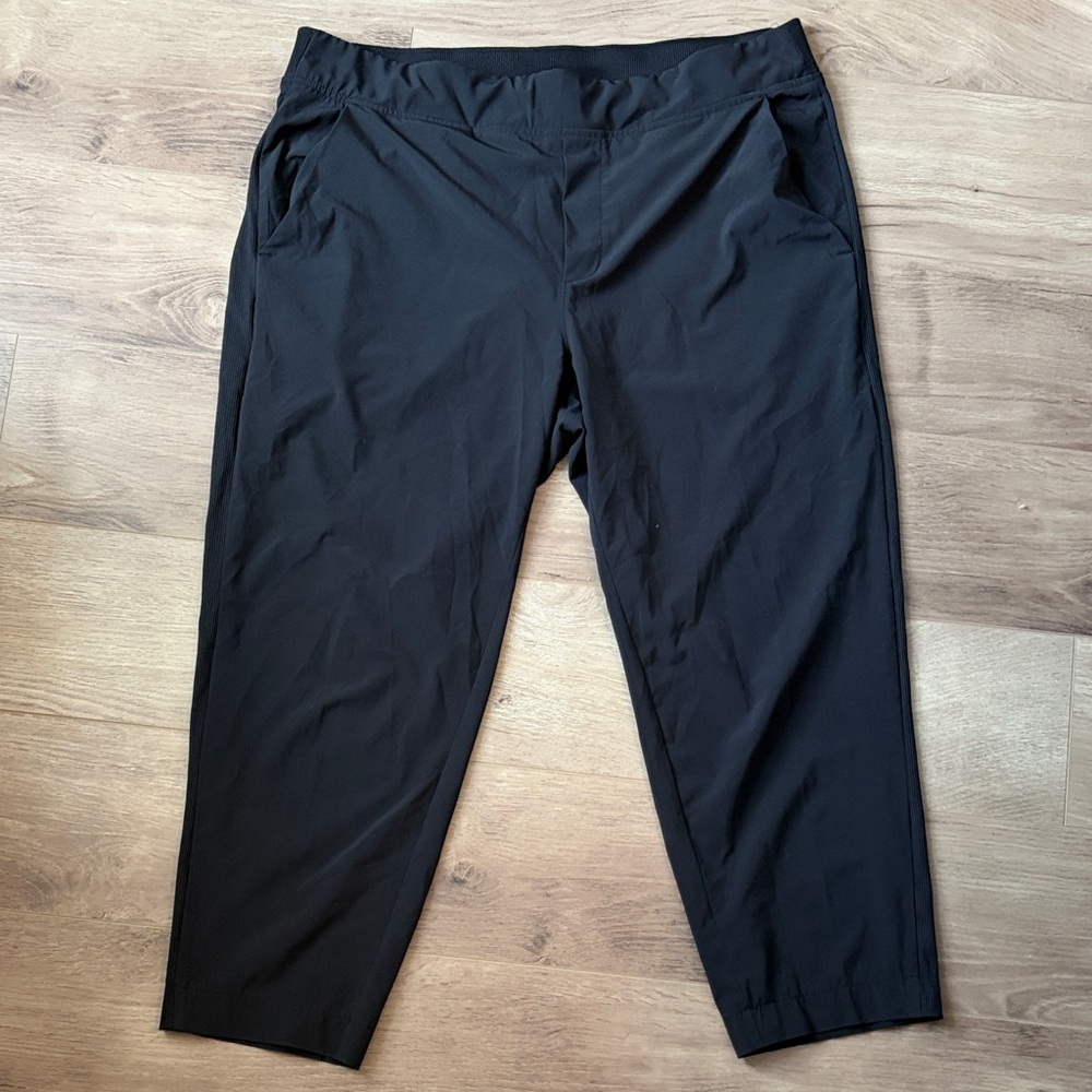 Athleta Cropped Lightweight Pants